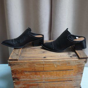 Universal Thread Studded Pointed Heeled